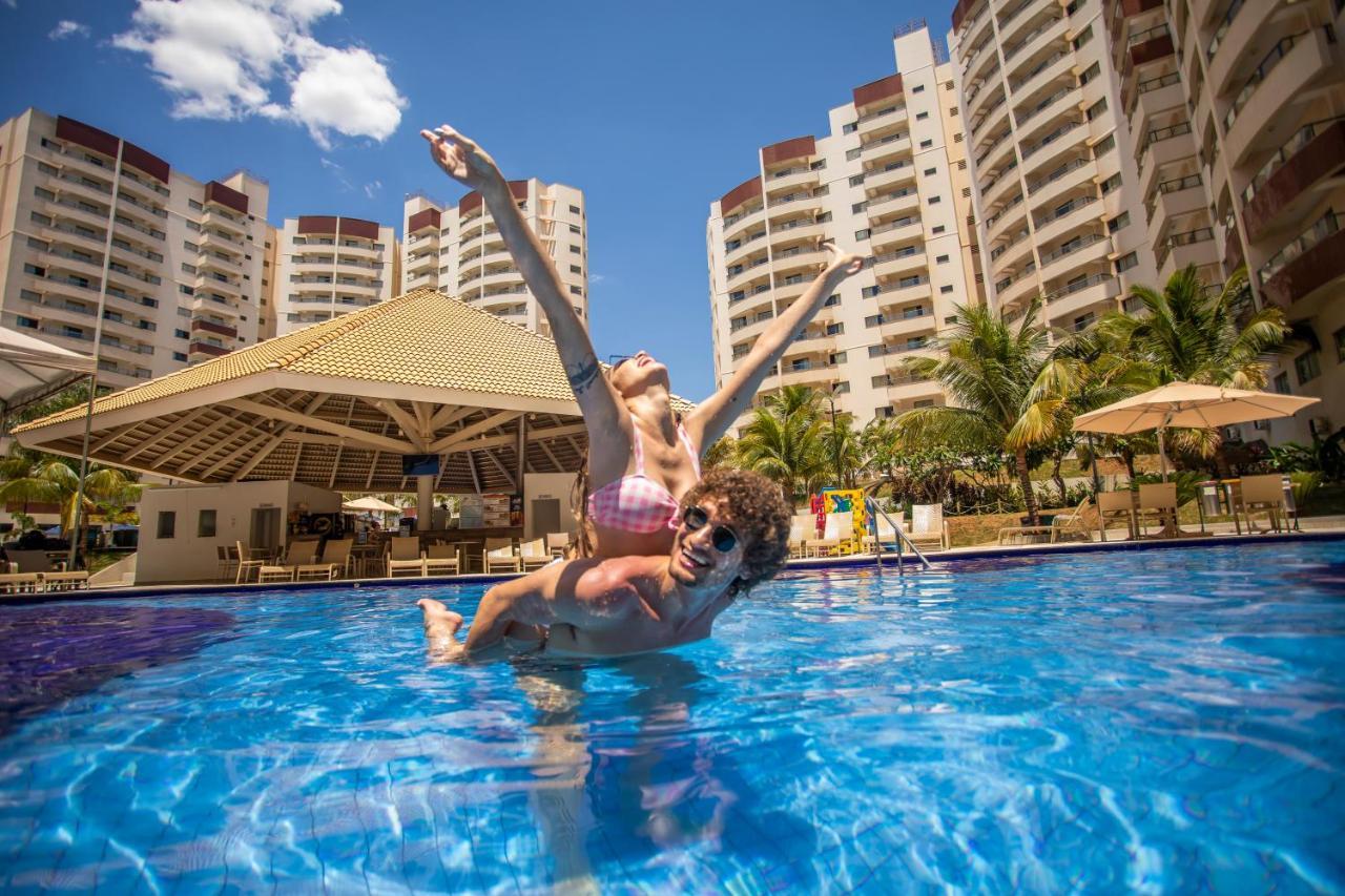 Wyndham Olimpia Royal Hotels Екстер'єр фото A couple at the pool