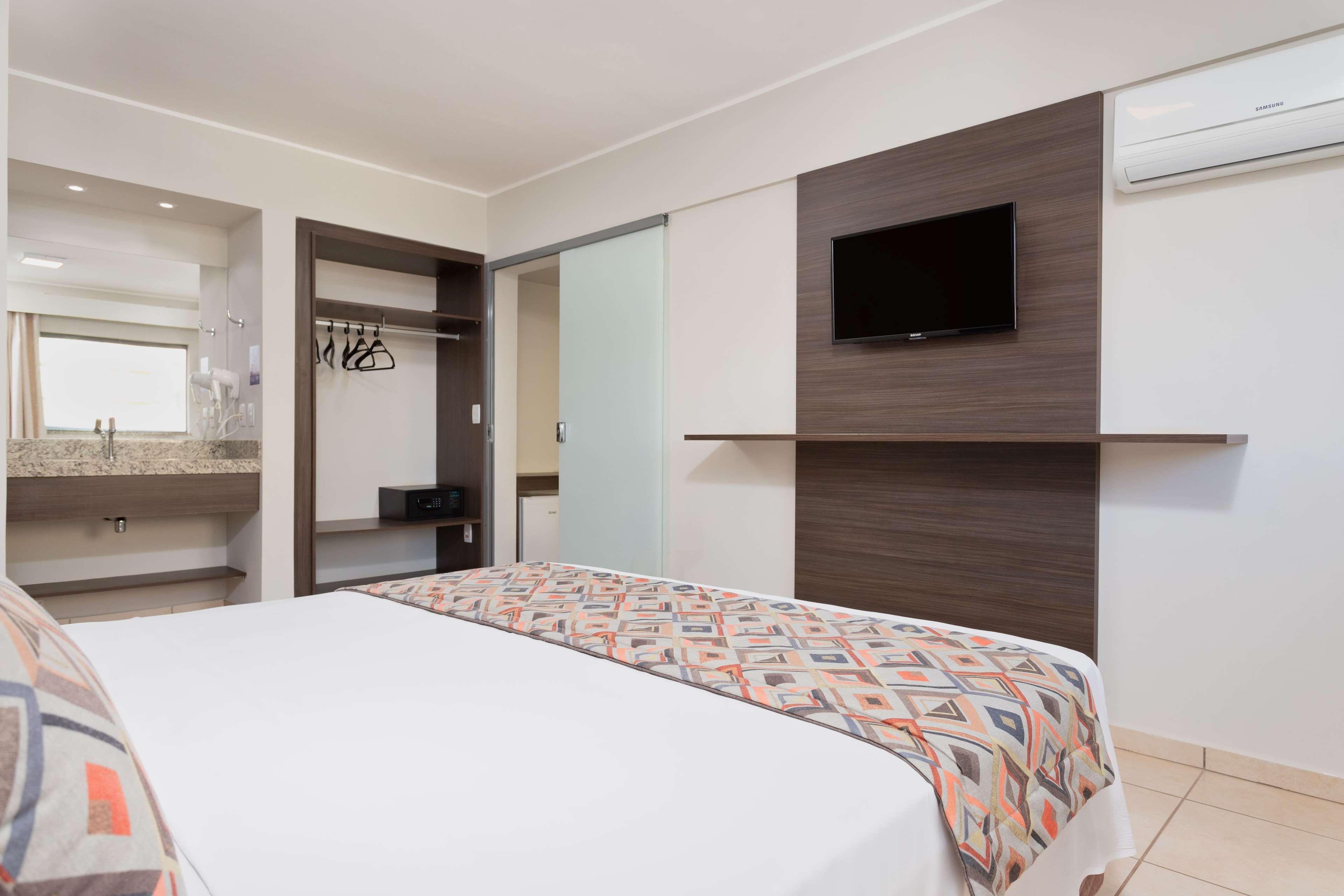 Wyndham Olimpia Royal Hotels Екстер'єр фото A room at the hotel