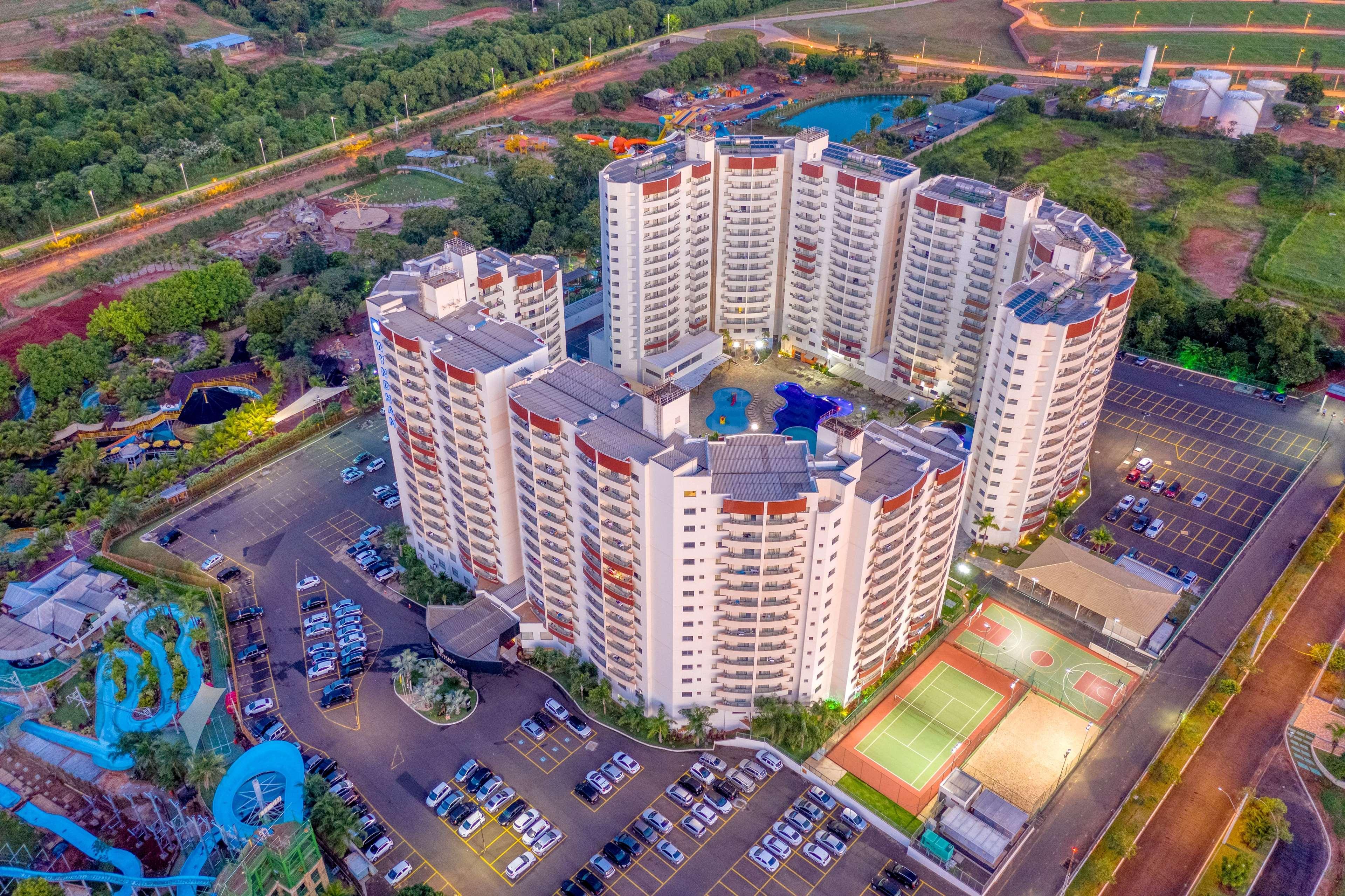 Wyndham Olimpia Royal Hotels Екстер'єр фото Aerial view of the complex