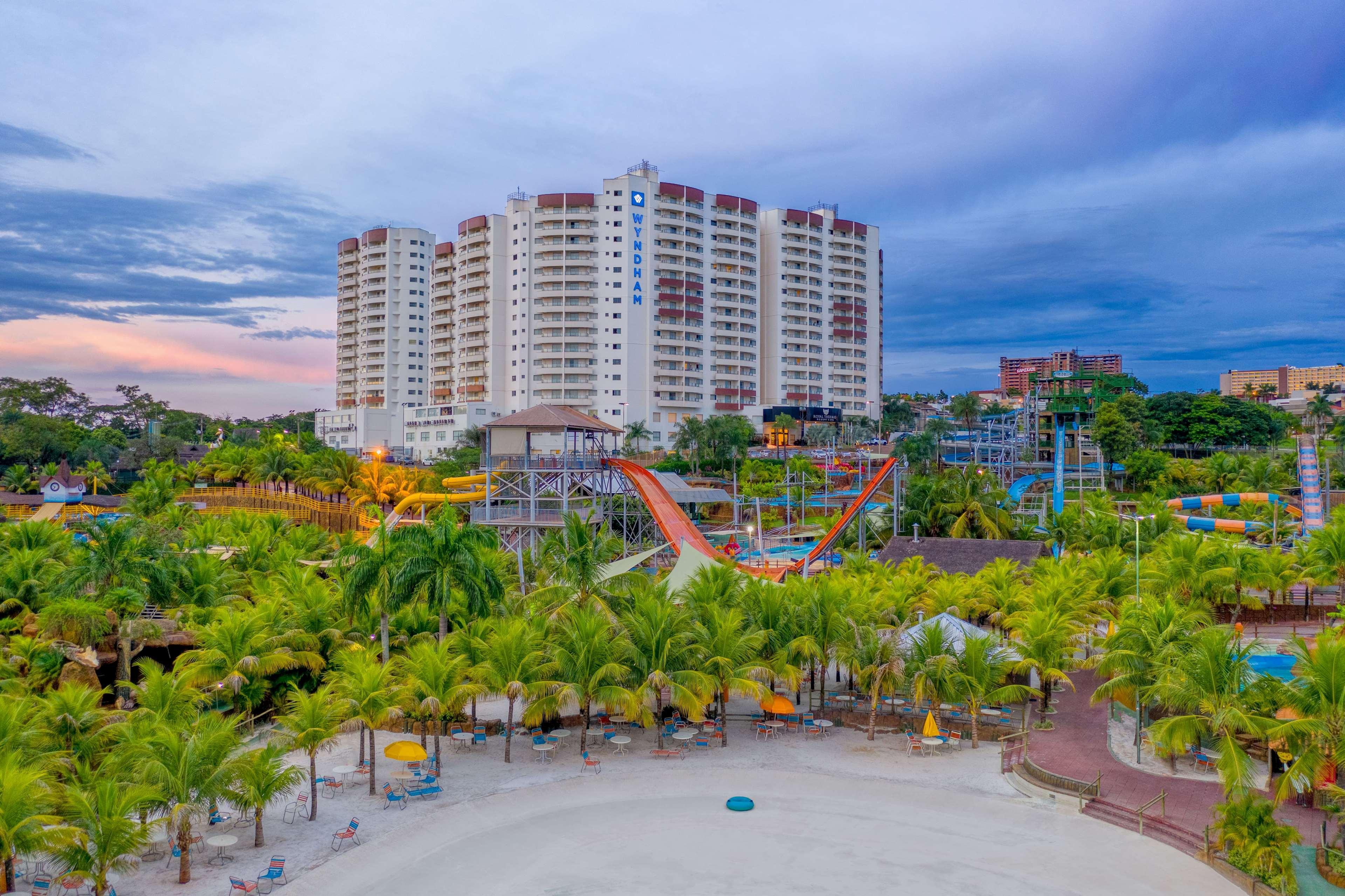 Wyndham Olimpia Royal Hotels Екстер'єр фото View of the hotel